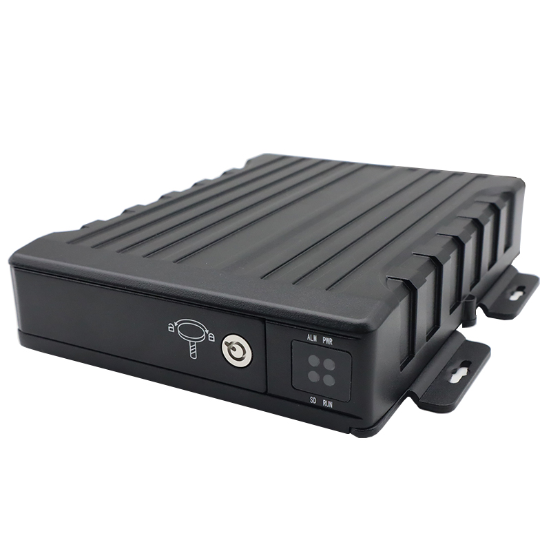 ADAS BSD DSM ပါရှိသော 4G GPS 4 CH IP67 ရေစိုခံမိုဘိုင်း DVR